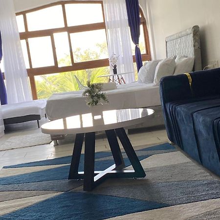 Beachfront Bliss Villa Диани Бийч Екстериор снимка